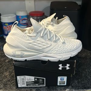 Under Armour size 10 Men’s HOVR- brand new!